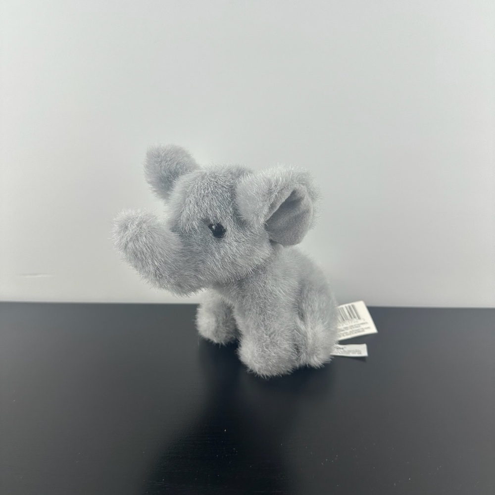 Russ Berrie Jungle Buddies Gray Elephant 5” Sitting Rare Plush Stuffed Animal